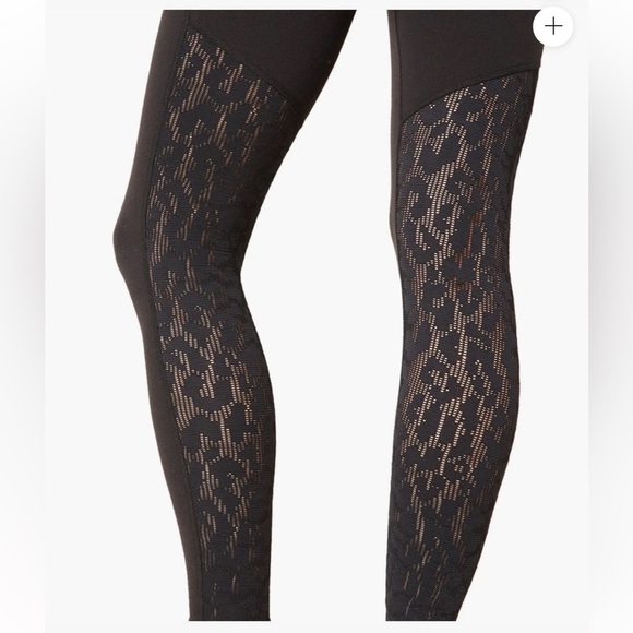 Beyond Yoga Mesh It Up High Waisted 7/8 Yoga Leggings Size Small - Picture 3 of 9